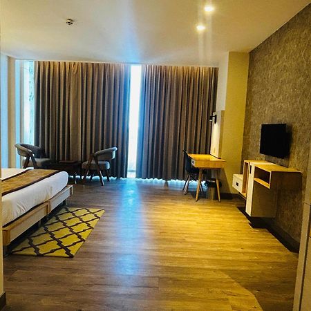 Hotel Sakura Gold Gurgaon Dış mekan fotoğraf