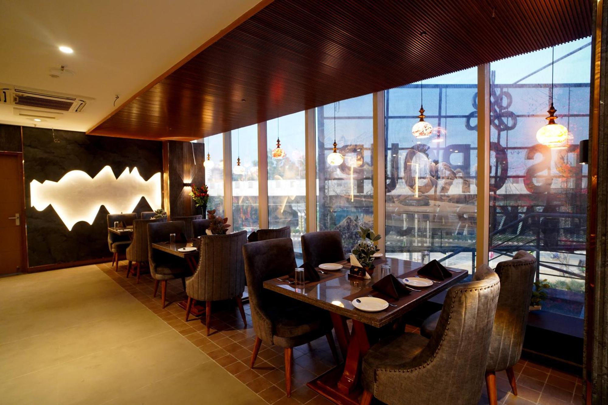 Hotel Sakura Gold Gurgaon Dış mekan fotoğraf