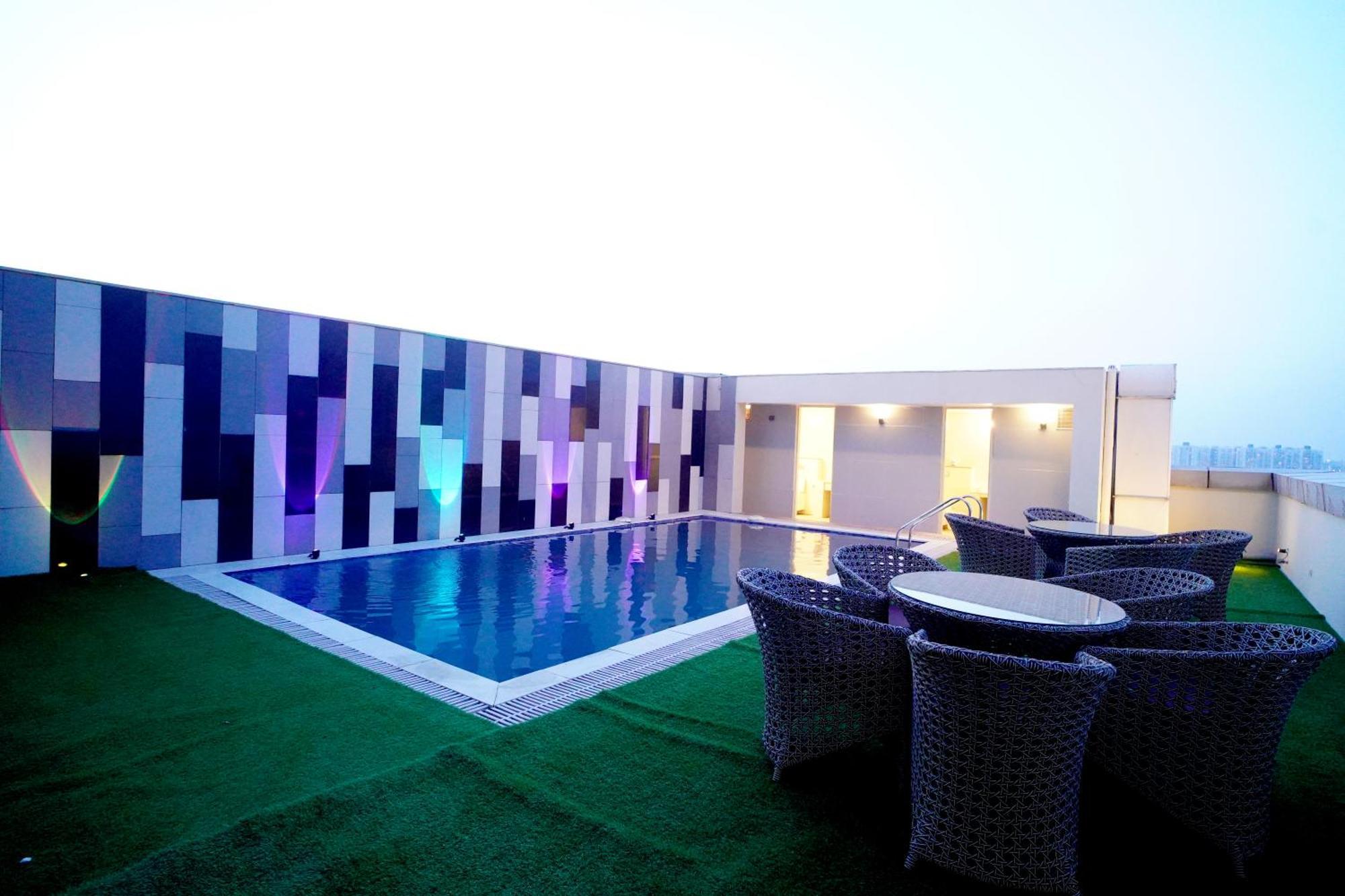 Hotel Sakura Gold Gurgaon Dış mekan fotoğraf