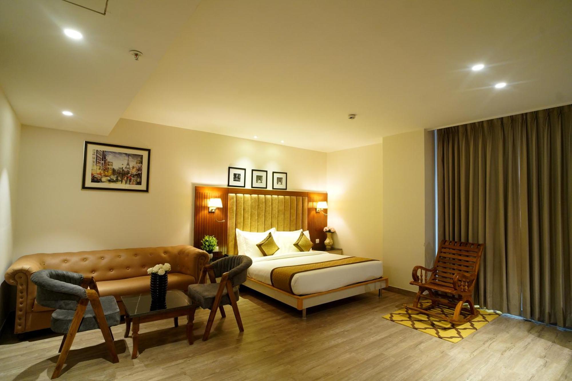 Hotel Sakura Gold Gurgaon Dış mekan fotoğraf