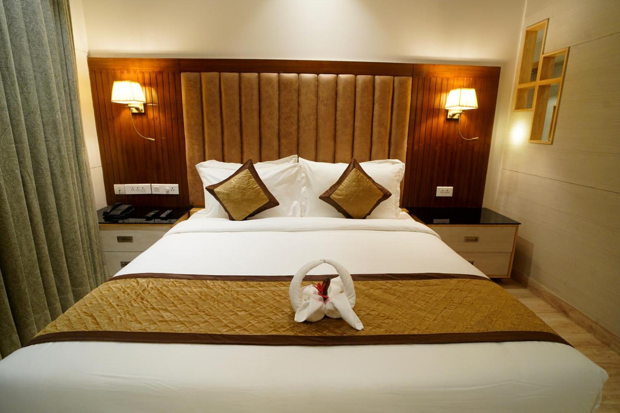 Hotel Sakura Gold Gurgaon Dış mekan fotoğraf