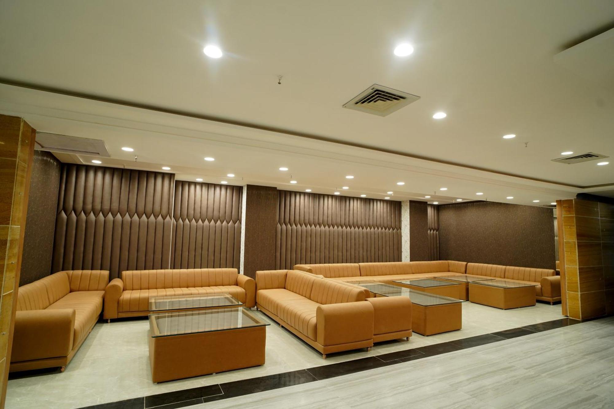 Hotel Sakura Gold Gurgaon Dış mekan fotoğraf