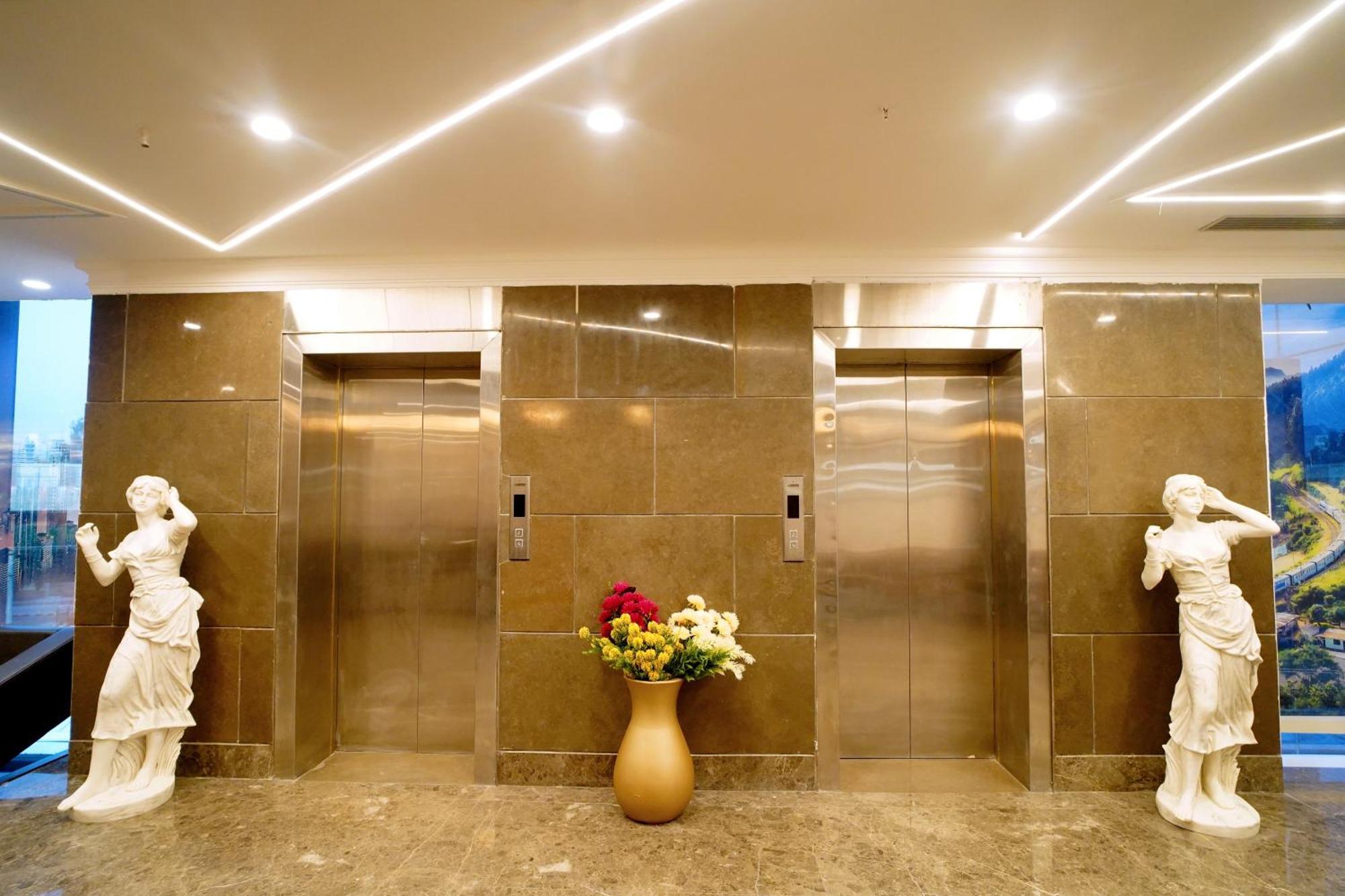 Hotel Sakura Gold Gurgaon Dış mekan fotoğraf