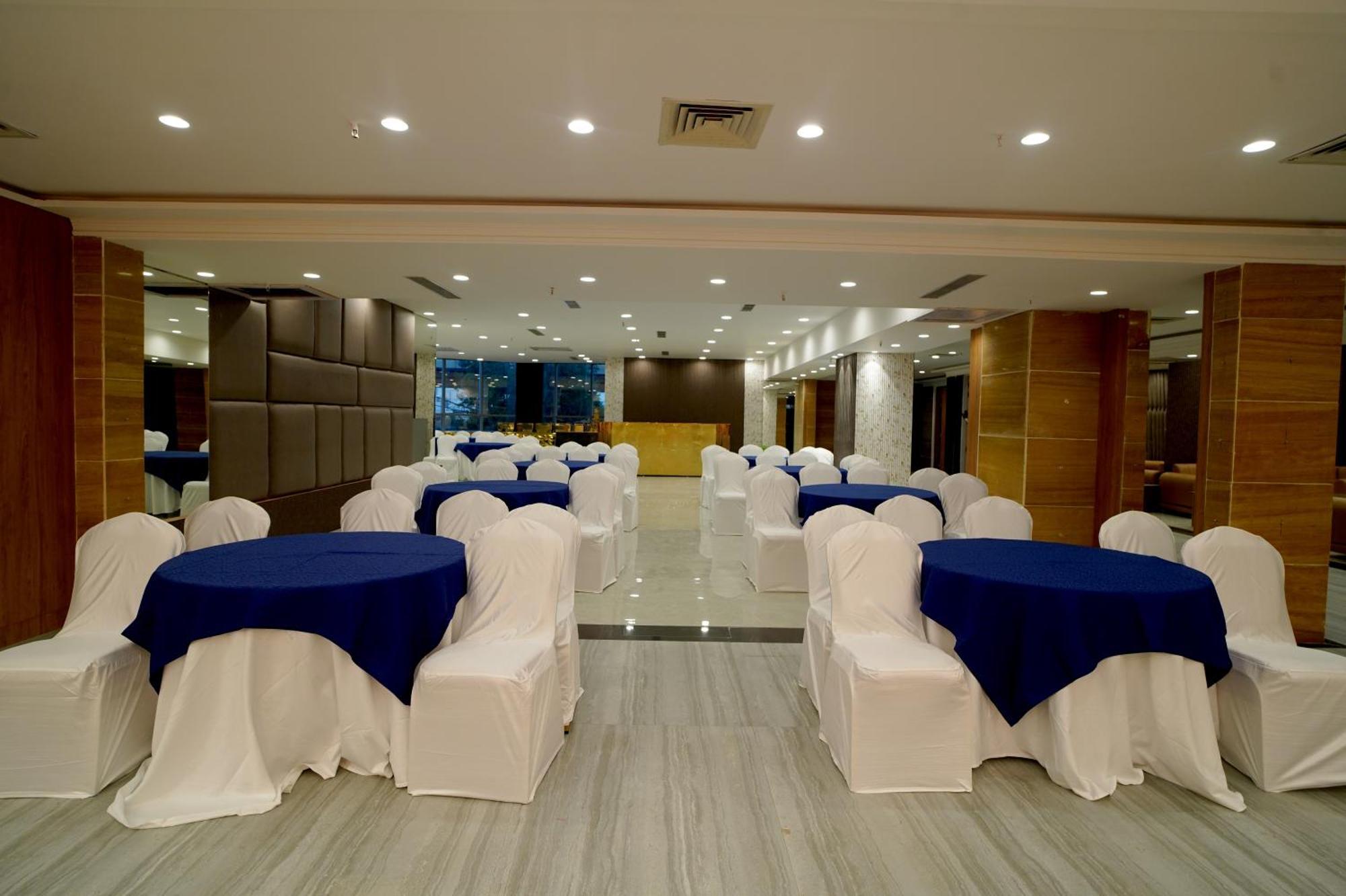 Hotel Sakura Gold Gurgaon Dış mekan fotoğraf