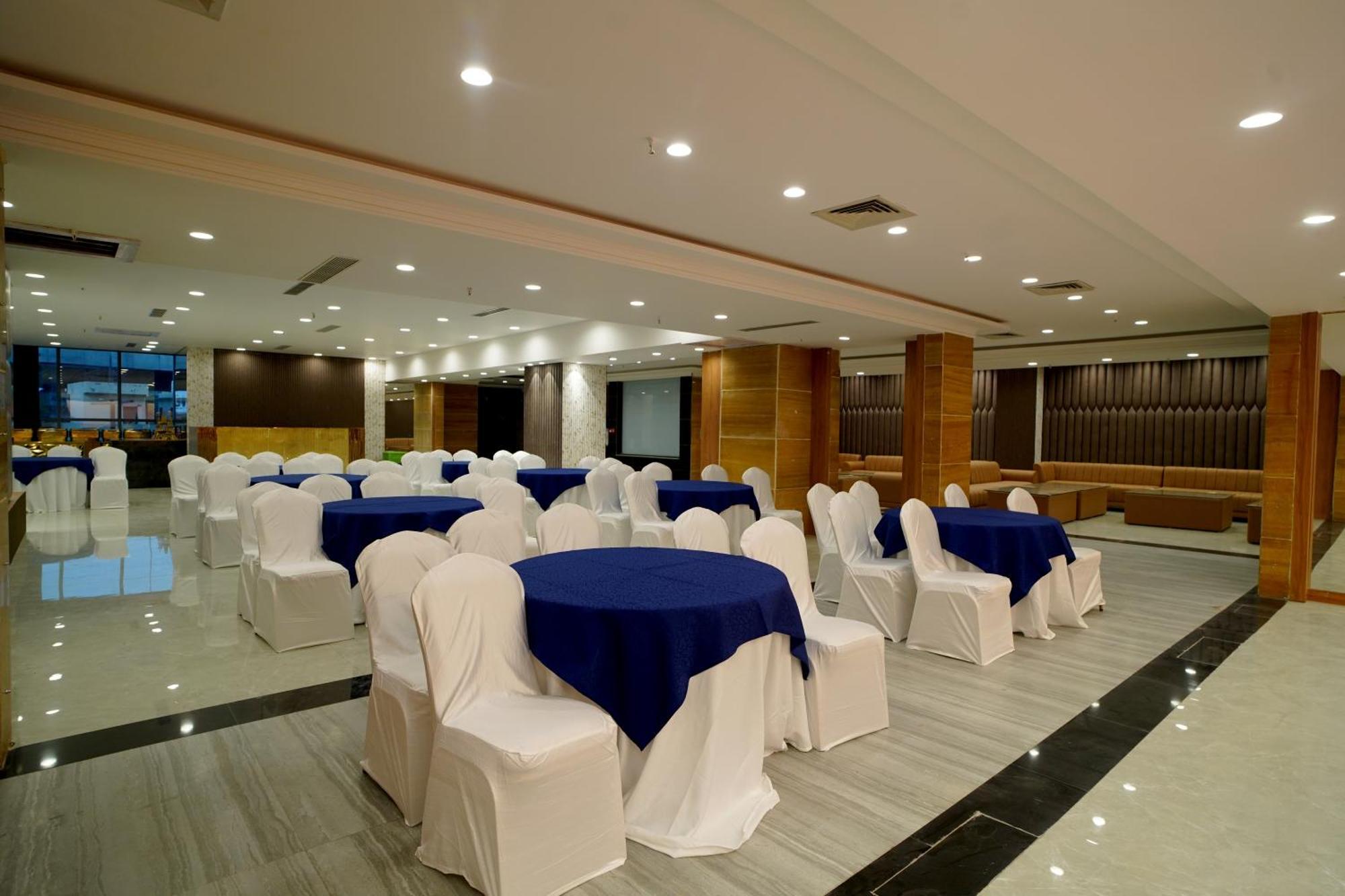 Hotel Sakura Gold Gurgaon Dış mekan fotoğraf