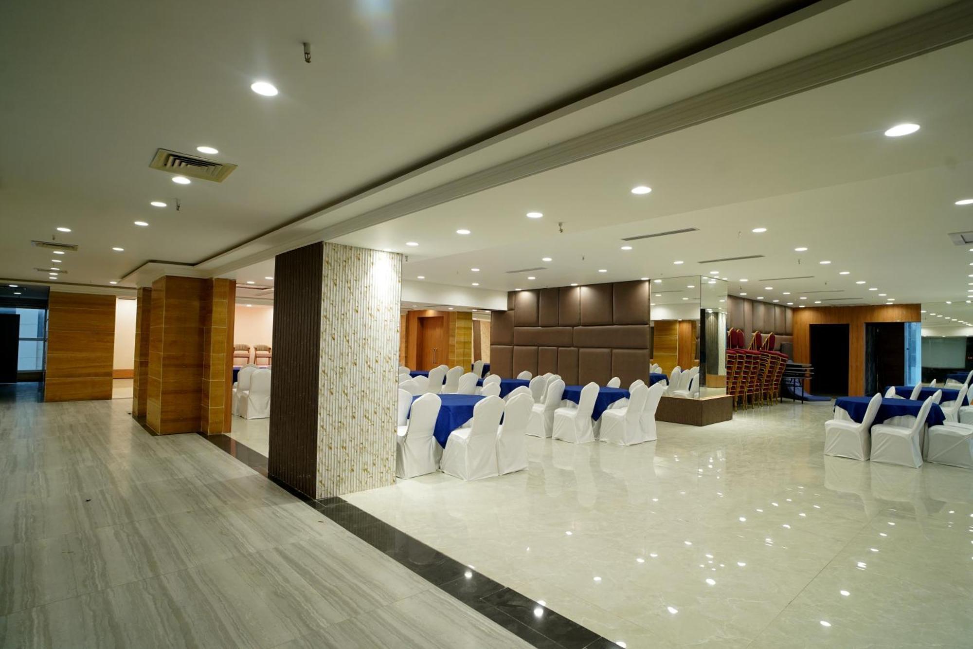 Hotel Sakura Gold Gurgaon Dış mekan fotoğraf
