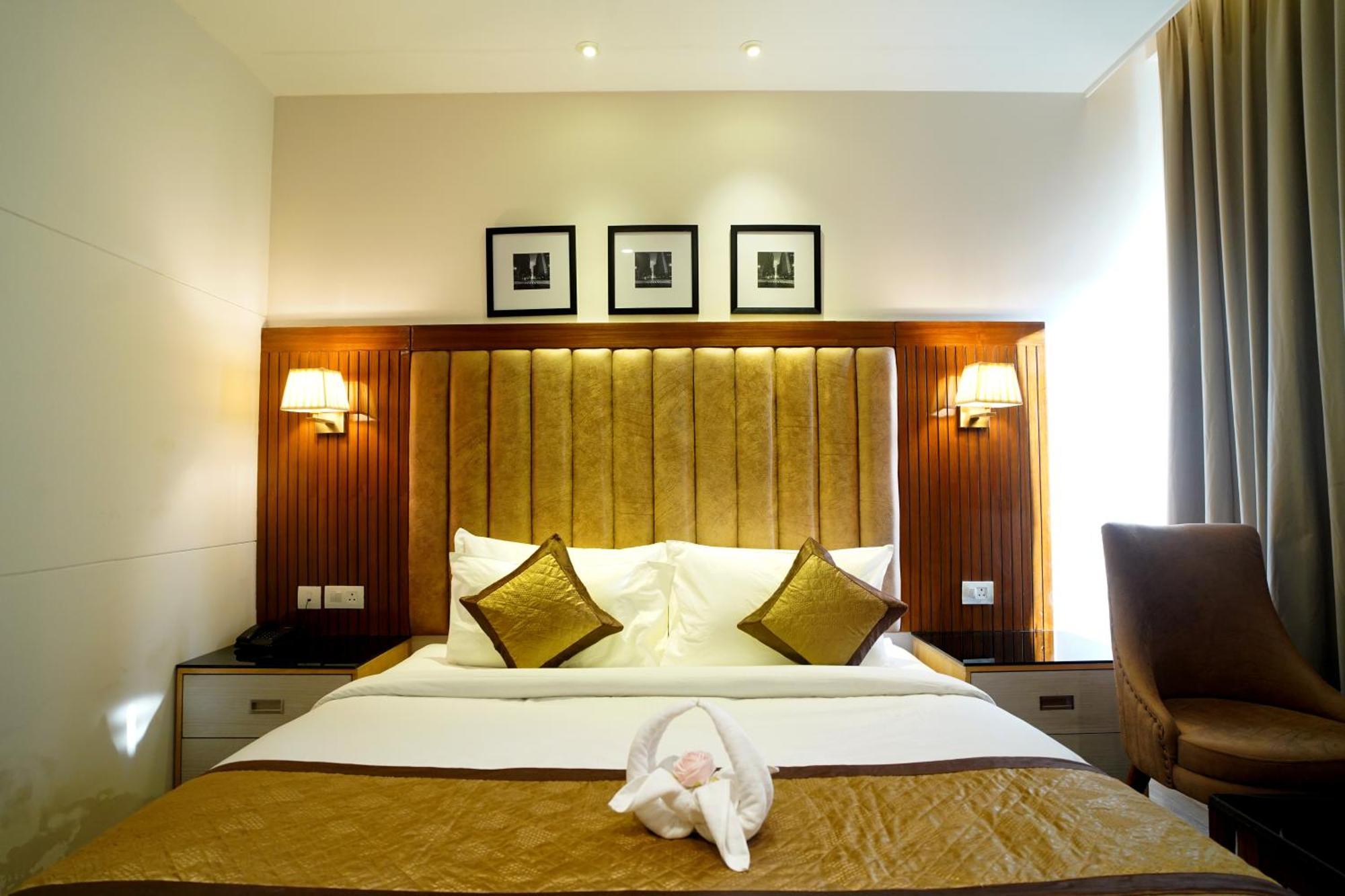 Hotel Sakura Gold Gurgaon Dış mekan fotoğraf
