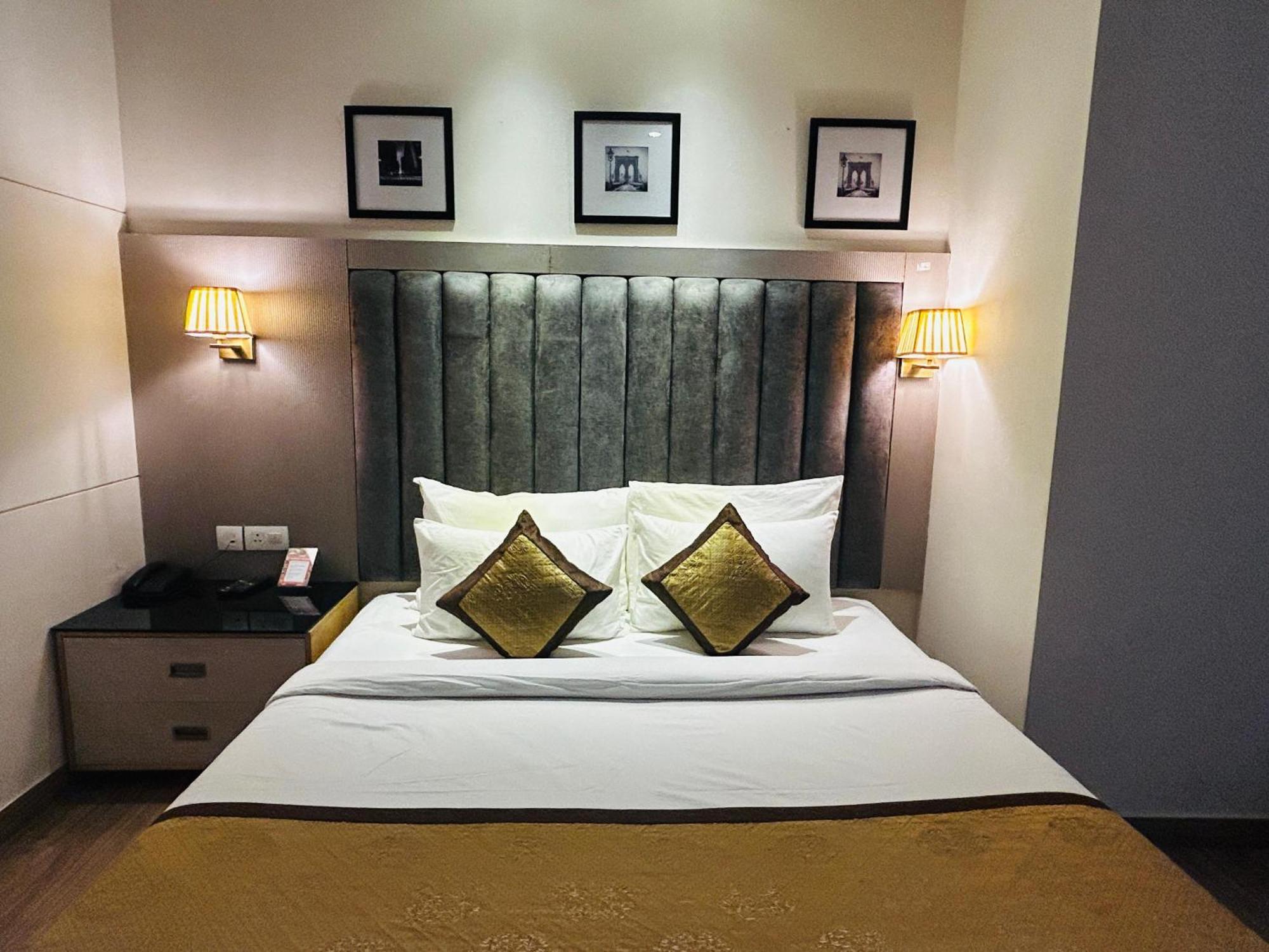 Hotel Sakura Gold Gurgaon Dış mekan fotoğraf