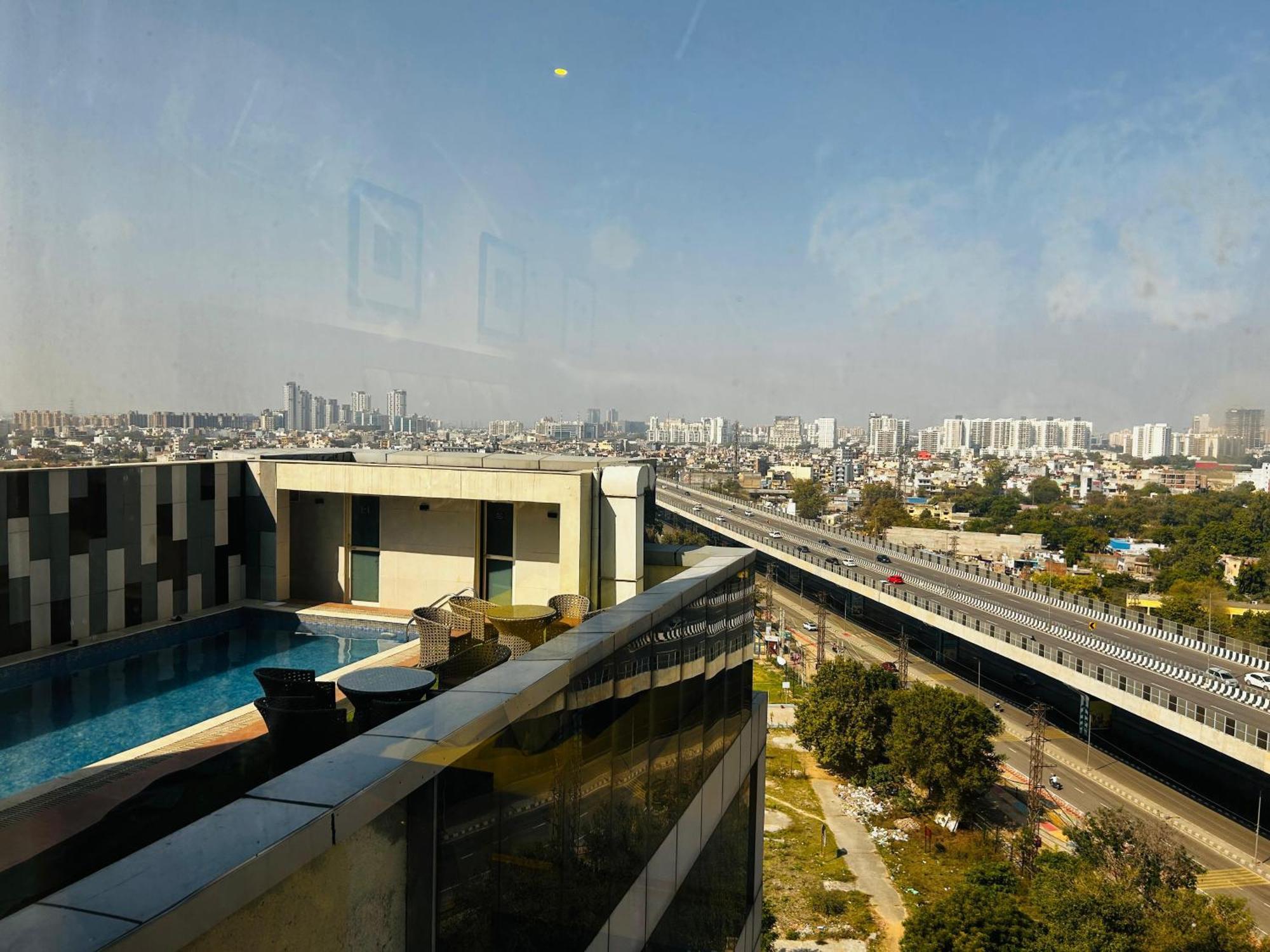 Hotel Sakura Gold Gurgaon Dış mekan fotoğraf