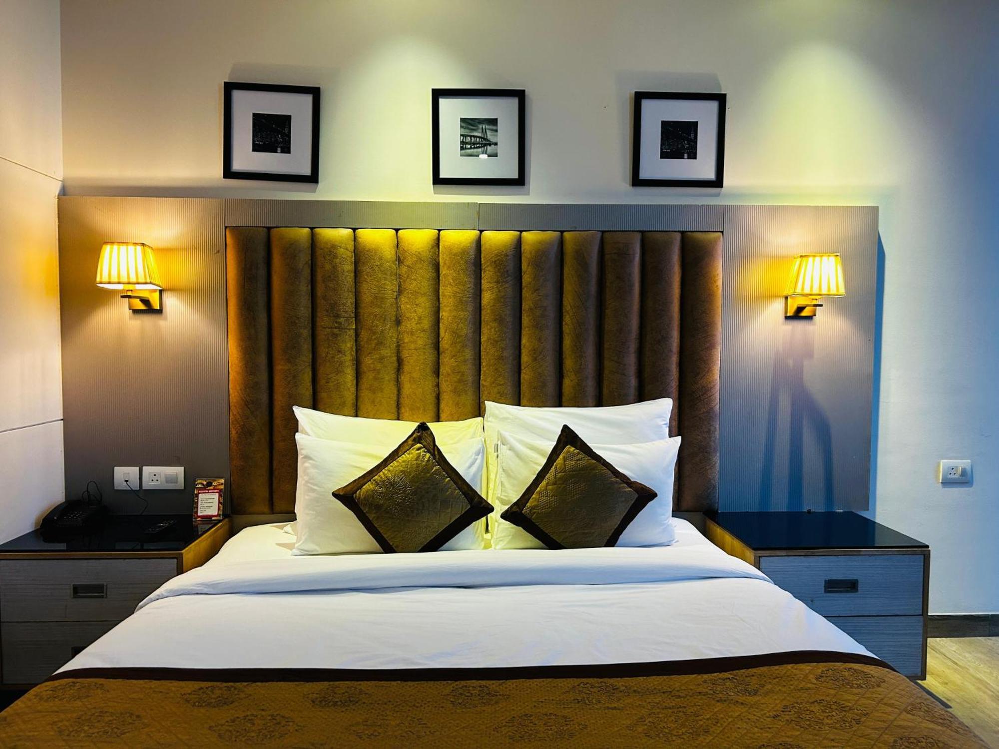 Hotel Sakura Gold Gurgaon Dış mekan fotoğraf