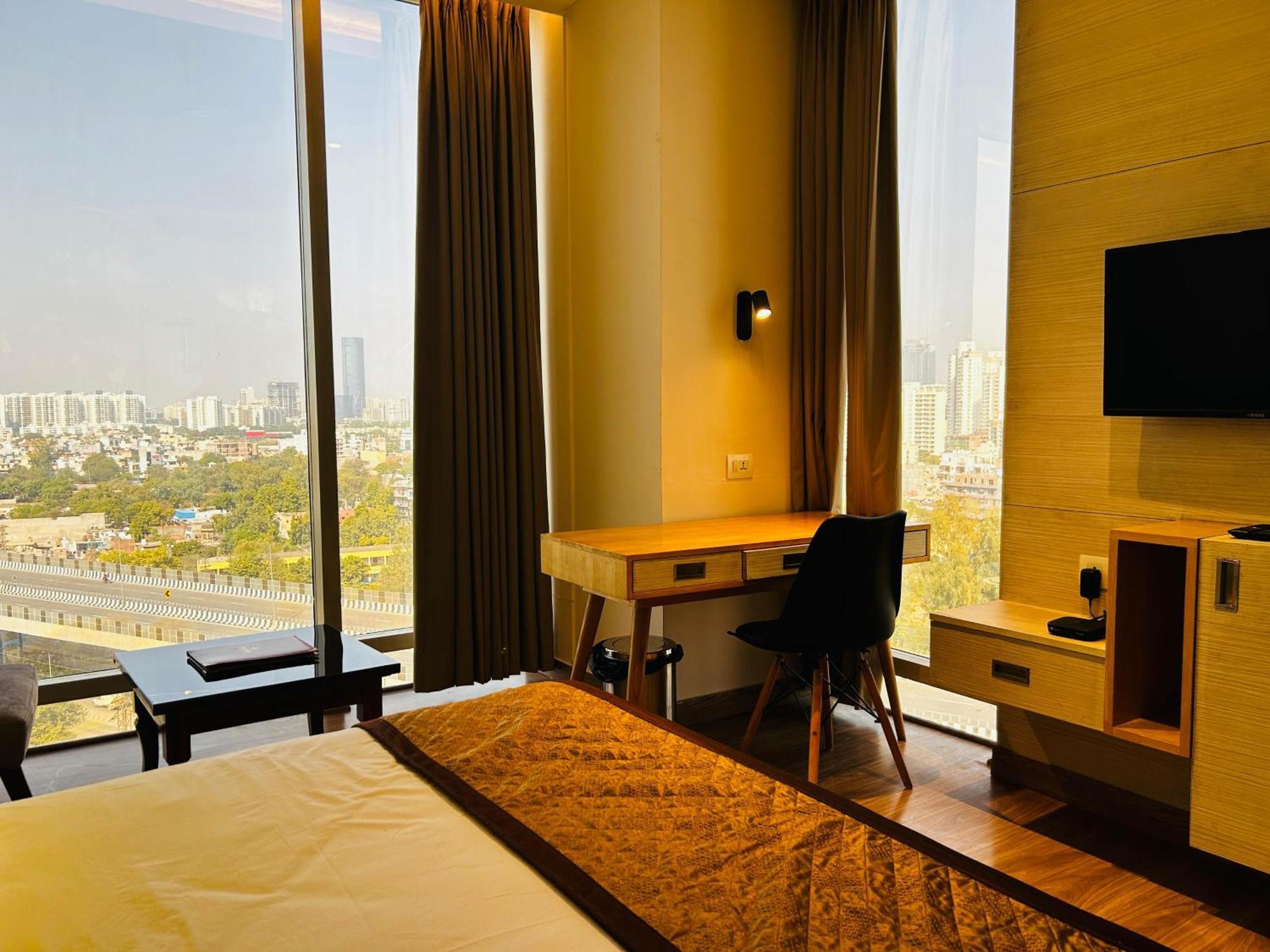 Hotel Sakura Gold Gurgaon Dış mekan fotoğraf