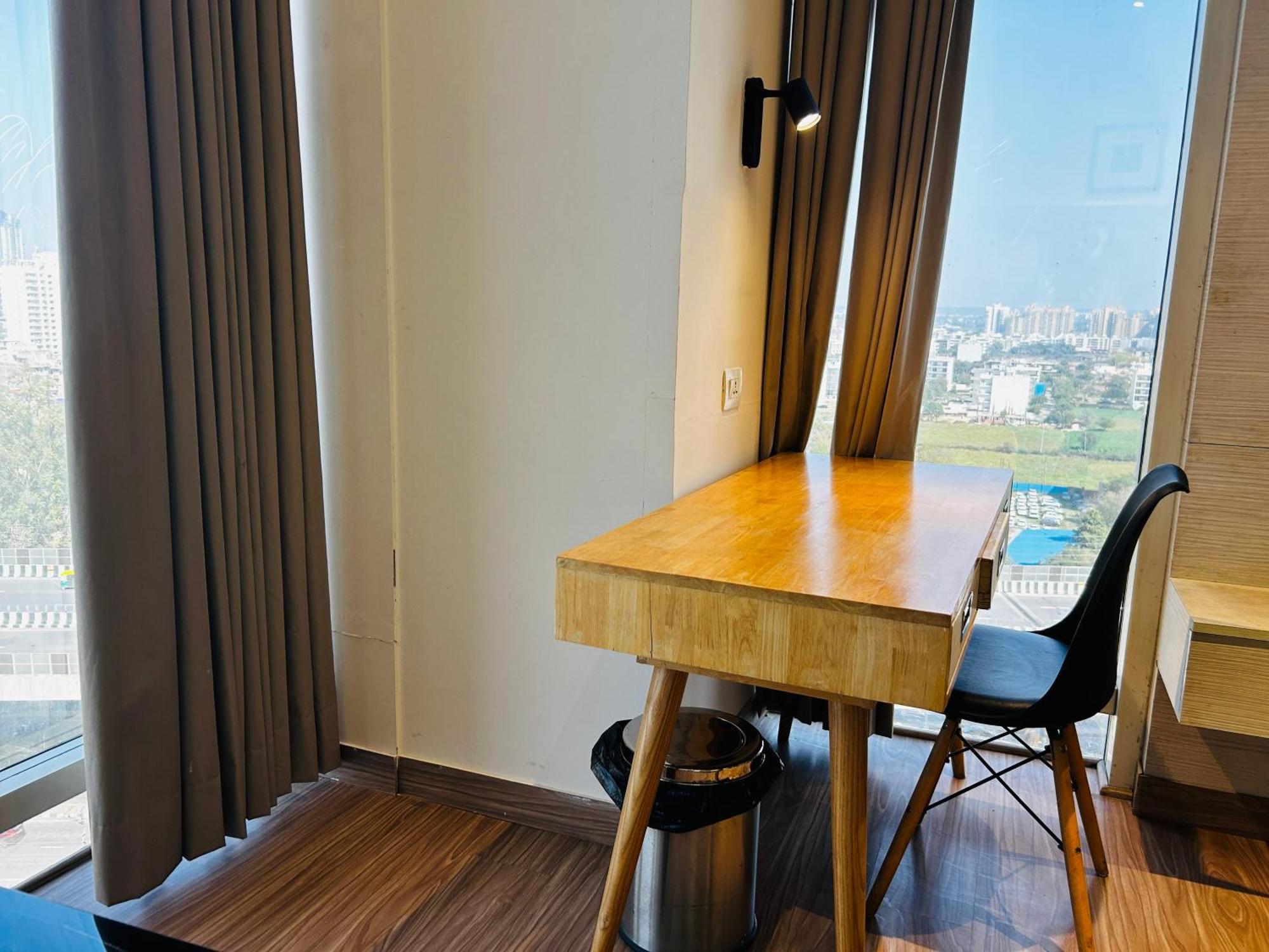 Hotel Sakura Gold Gurgaon Dış mekan fotoğraf