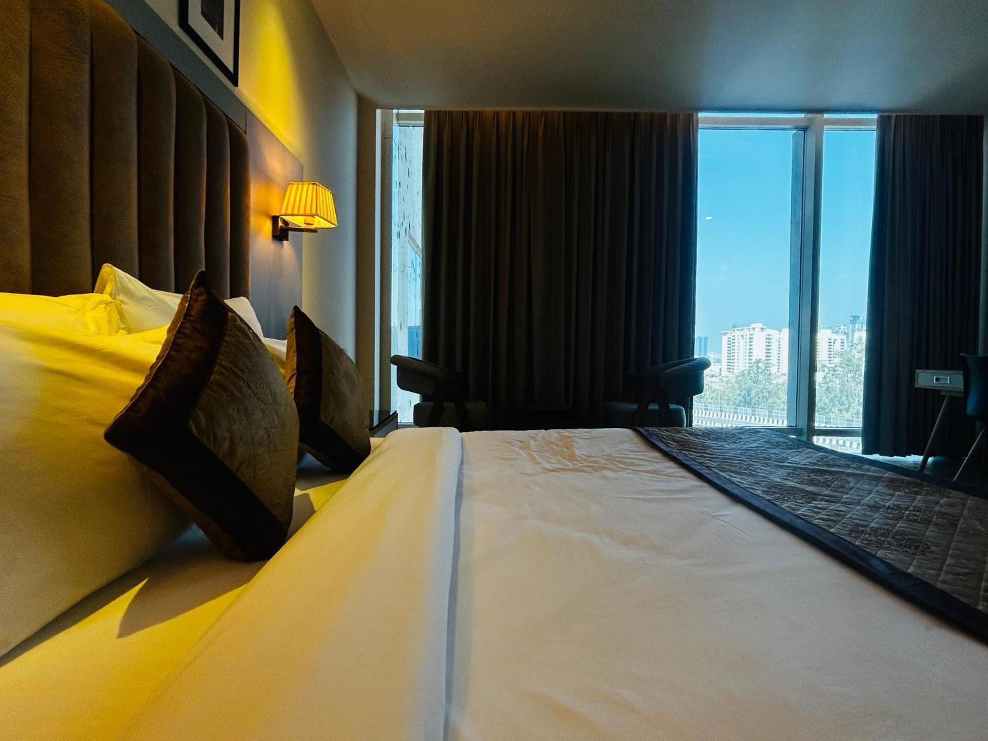 Hotel Sakura Gold Gurgaon Dış mekan fotoğraf