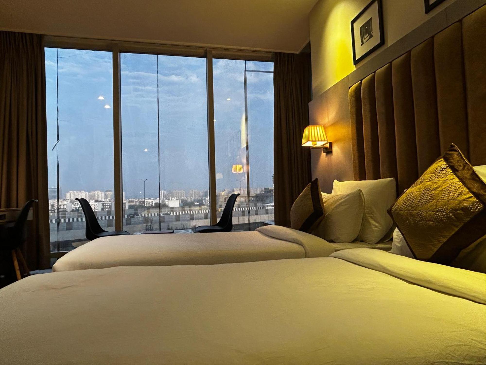 Hotel Sakura Gold Gurgaon Dış mekan fotoğraf