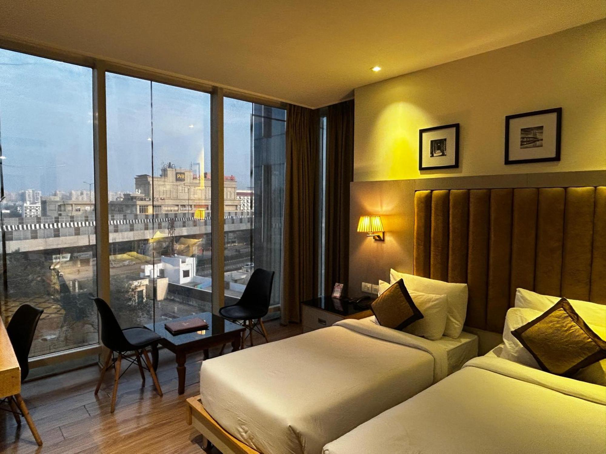 Hotel Sakura Gold Gurgaon Dış mekan fotoğraf
