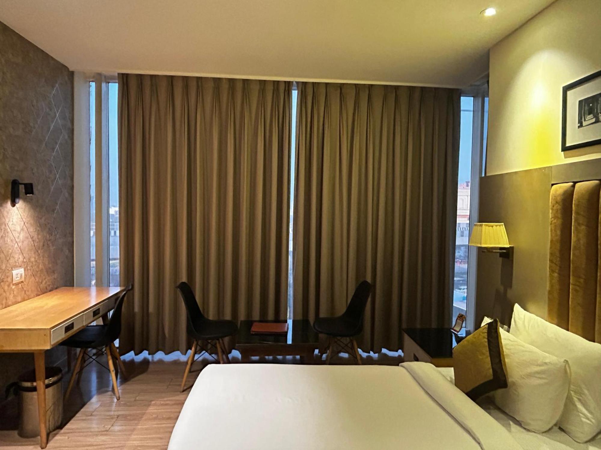 Hotel Sakura Gold Gurgaon Dış mekan fotoğraf
