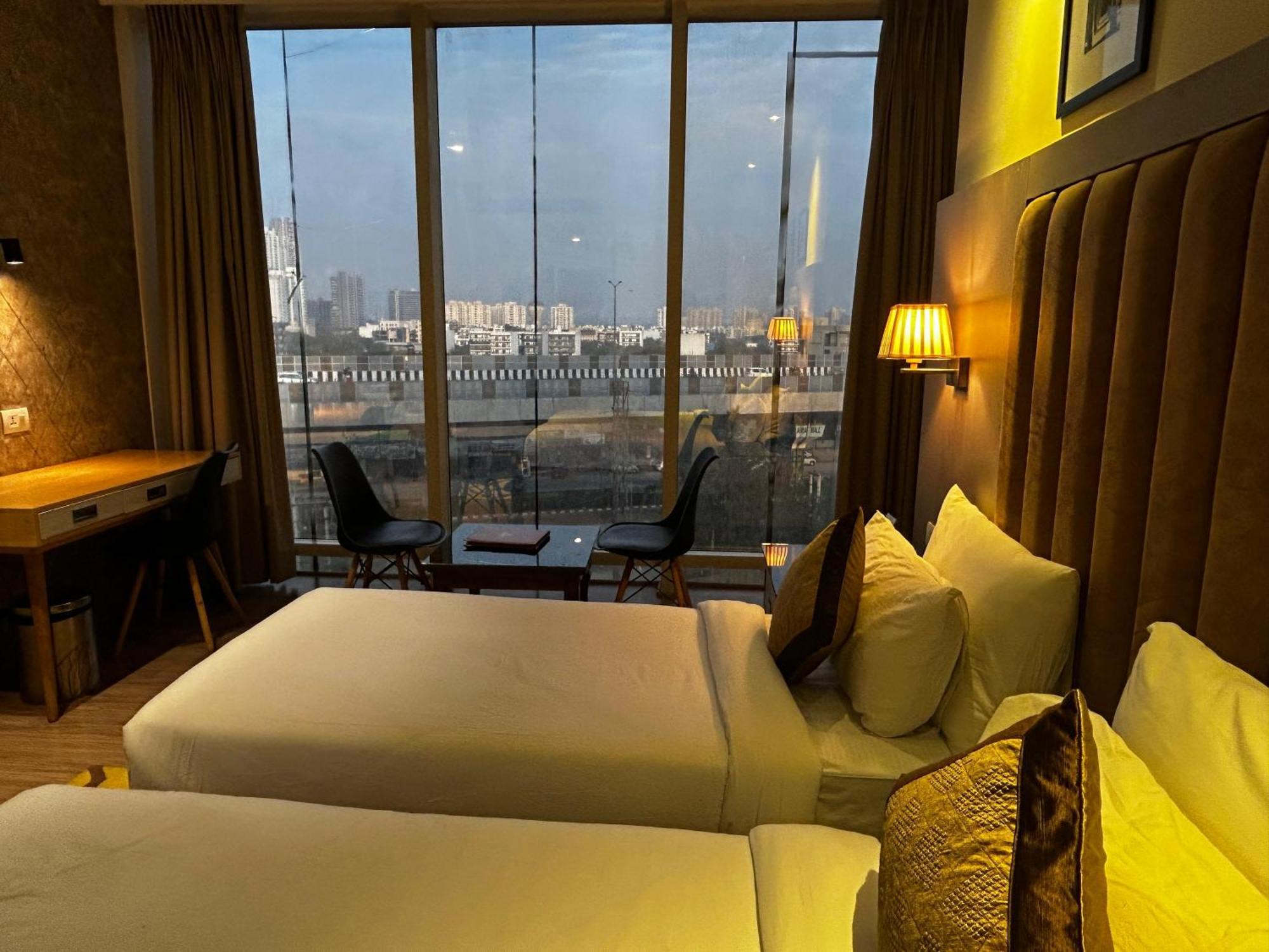 Hotel Sakura Gold Gurgaon Dış mekan fotoğraf